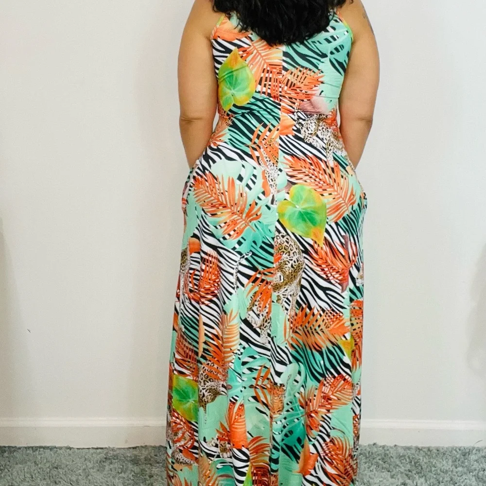"Ree" Maxi Dress: Medium - Picture 5 of 7